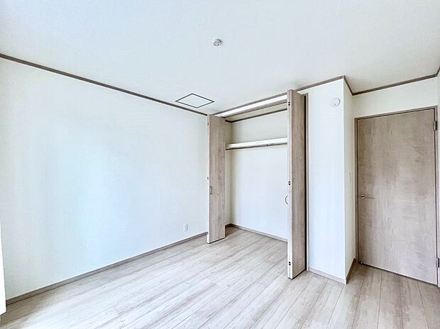 子供部屋にもおすすめな収納スペースたっぷりの居室