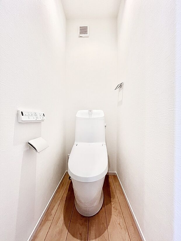 トイレは温水洗浄機能付き