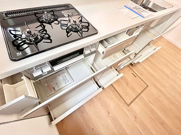 使いやすさを優先したスライド式収納タイプ！