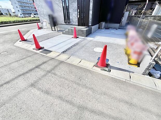 駐車2台可能！急なお客様の駐車に。また、ご家族の自転車スペースとしても大活躍。