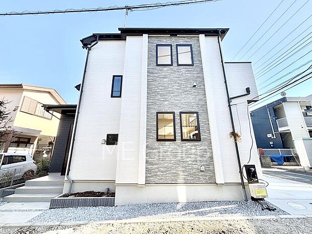 洗練された外観、上質な住空間が広がる室内は永く安心して過ごせる住居です。 