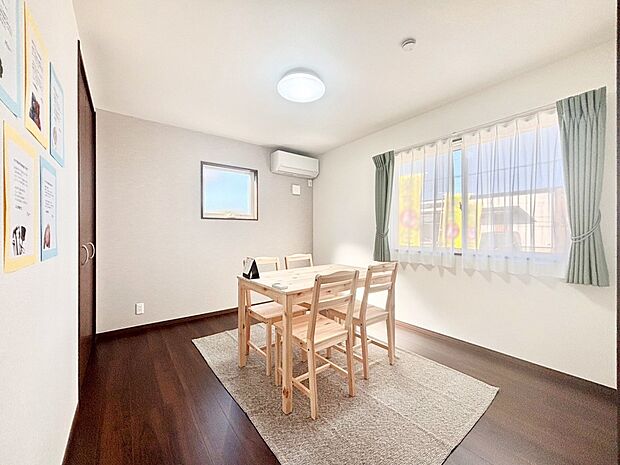 6.4帖の洋室。どんなお部屋にするか考えるのが楽しみですね！