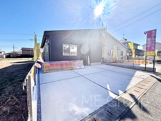 駐車3台可能！急なお客様の駐車に。また、ご家族の自転車スペースとしても大活躍。