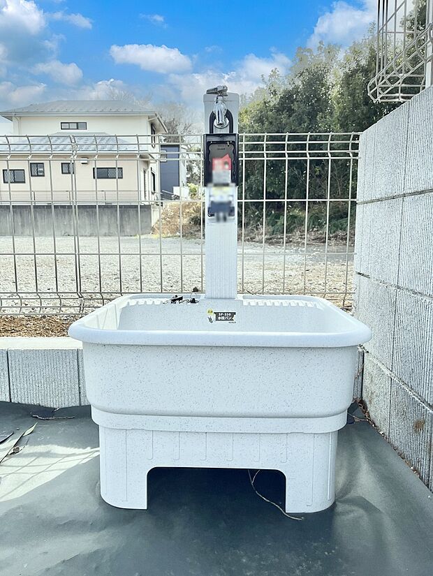 外水栓があると、庭のお手入れやちょっとした手洗い・洗車に便利です！ 