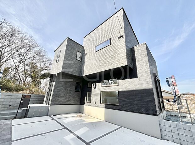 洗練された外観、上質な住空間が広がる室内は永く安心して過ごせる住居です。 