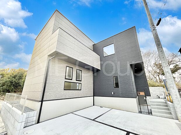 洗練された外観、上質な住空間が広がる室内は永く安心して過ごせる住居です。 