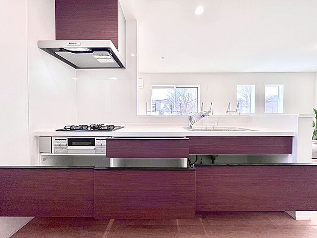 使いやすさを優先したスライド式収納タイプ！