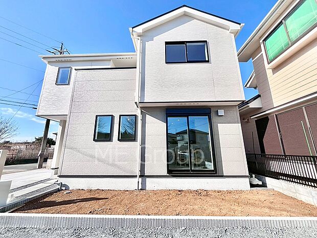 洗練された外観、上質な住空間が広がる室内は永く安心して過ごせる住居です。 