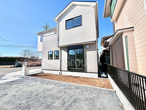 溢れる陽光でご家族の笑顔も輝く