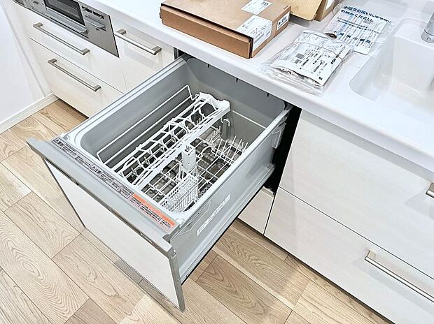 面倒なお片づけは食洗機にお任せ！家事の負担が減って、時間にも気持ちにもゆとりができます。