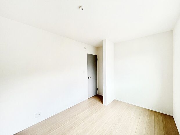 収納スペース付きのお部屋で充実したプライベート時間を過ごせます。