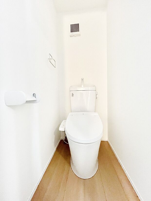 毎日を快適に!清潔感あるシャワートイレ。