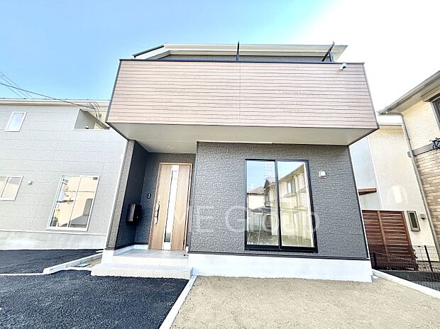 たっぷりの陽光と心地よい風が舞い込む住まい