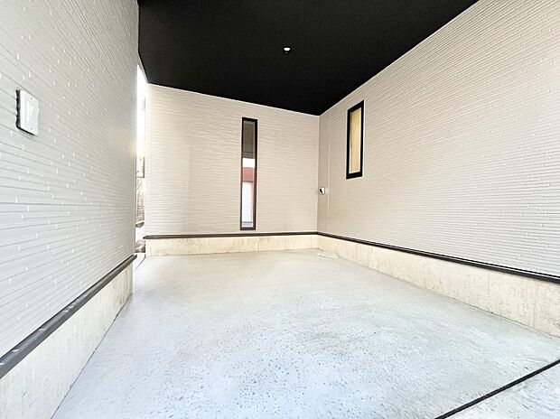 ビルトインタイプは大切なお車を傷や汚れから守ることができます。