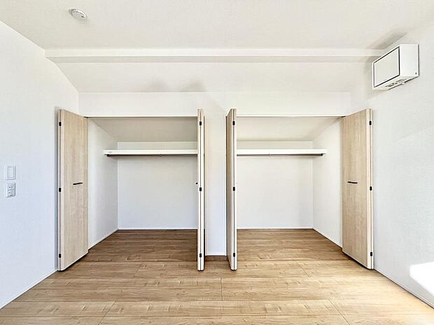 たっぷりの収納スペースで快適に暮らせそう 