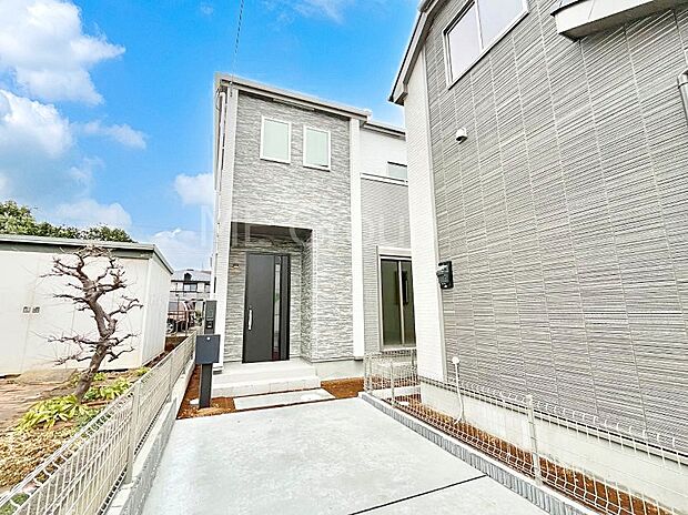 洗練された外観、上質な住空間が広がる室内は永く安心して過ごせる住居です。