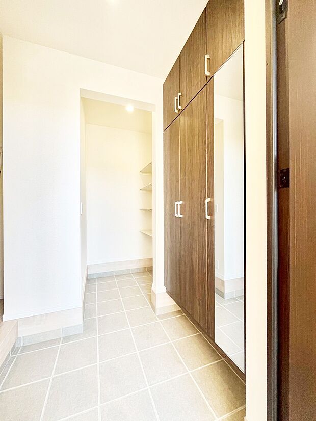 家族の帰宅やお客様をあたたかく迎える玄関