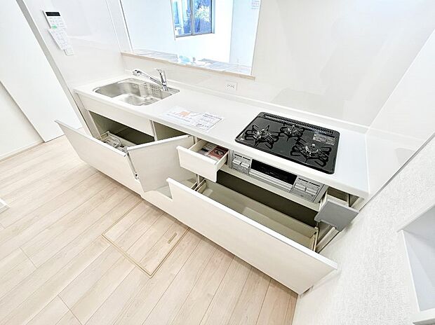 使いやすさを優先したスライド式収納タイプ！