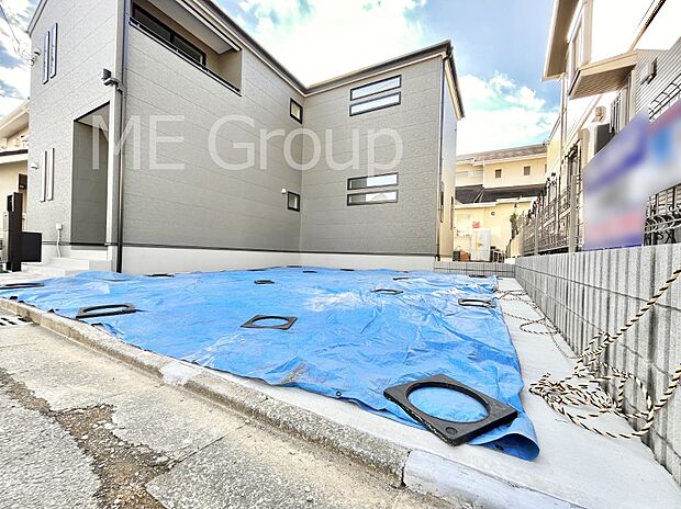 駐車2台可能!急なお客様の駐車に。また、ご家族の自転車スペースとしても大活躍。