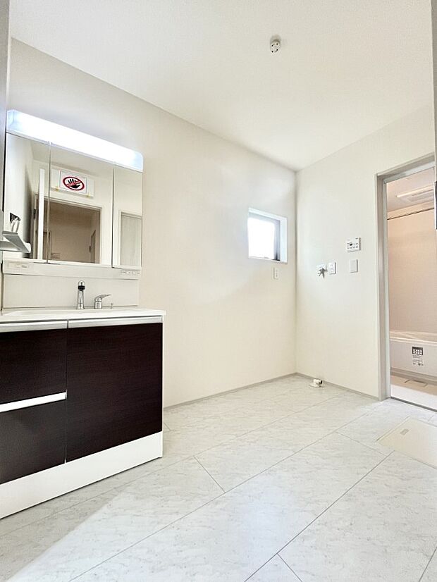 身支度もスムーズにおこなえる脱衣場