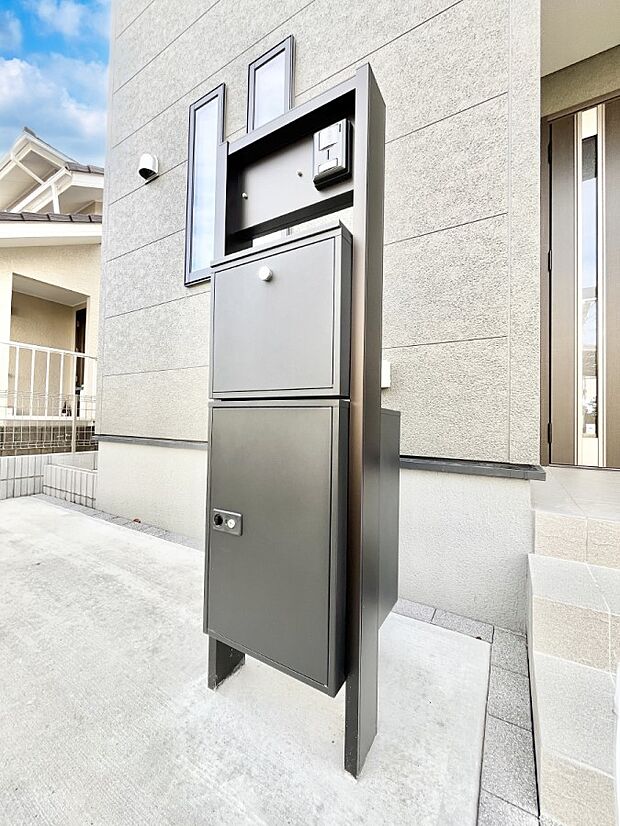 表札・インターホン・ポストをひとつに集約