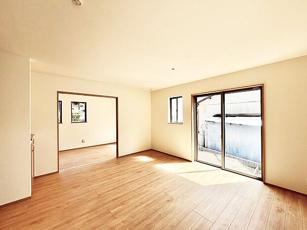 家族の笑顔が自然と生まれてくる、そんな雰囲気のダイニングに仕上がっています