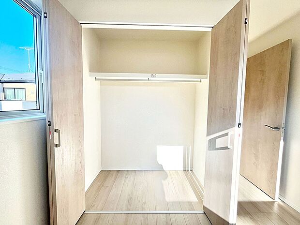 たっぷりの収納スペースで快適に暮らせそう 