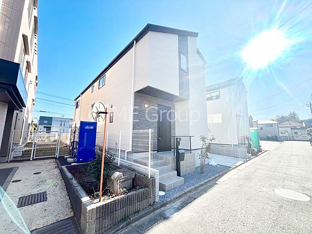 溢れる陽光でご家族の笑顔も輝く