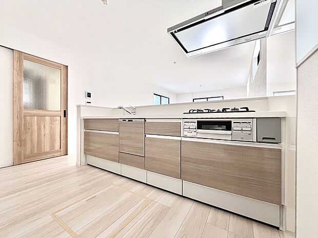 料理をしながらでもご家族との会話を楽しめる対面キッチン