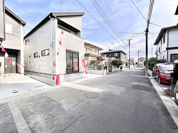 前面道路はきちんと整備されています  