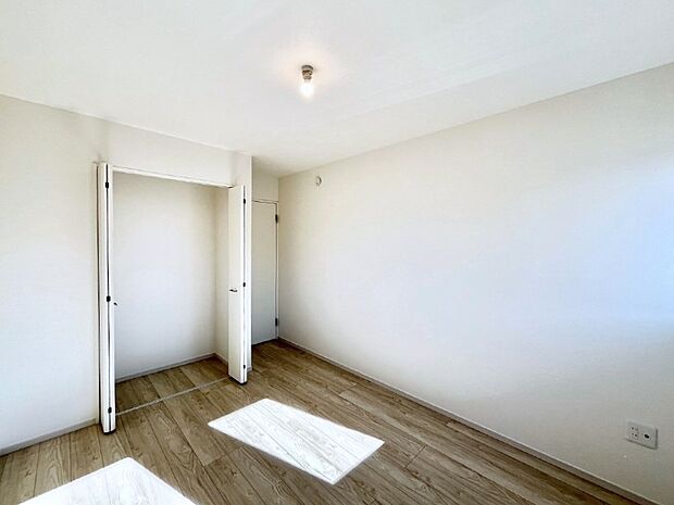 子供部屋にもおすすめな収納スペースたっぷりの居室