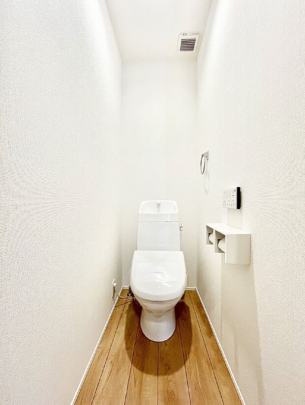 トイレは温水洗浄機能付き