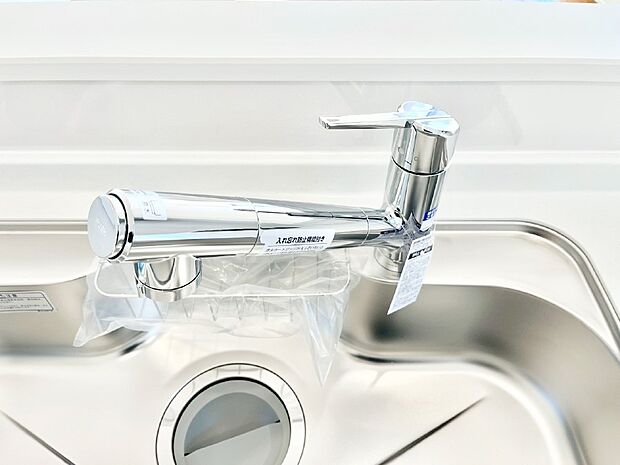 いつでも清潔なおいしいお水を。一つの水栓で水道水と浄水を使い分け。