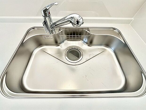 いつでも清潔なおいしいお水を。一つの水栓で水道水と浄水を使い分け。