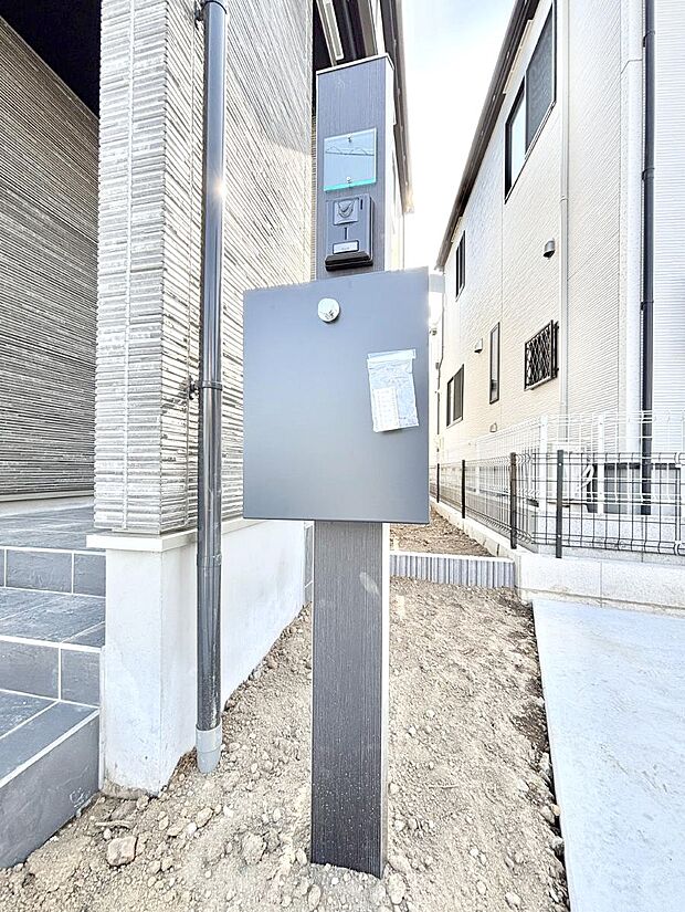 シンプルデザインのポスト。