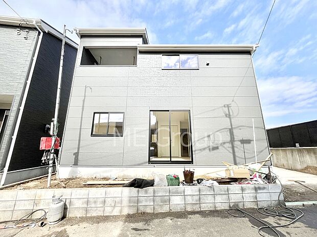 溢れる陽光でご家族の笑顔も輝く