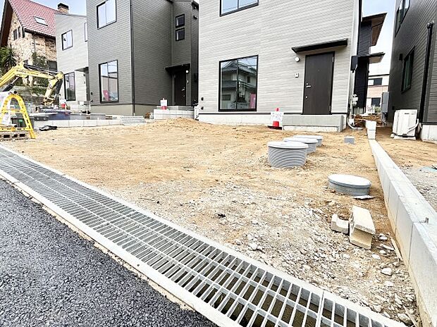 駐車2台可能！急なお客様の駐車に。また、ご家族の自転車スペースとしても大活躍。