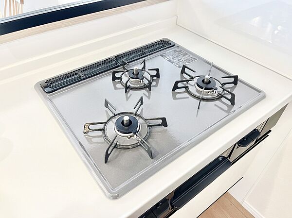 三口ガスコンロでお料理が一気にはかどりそう。