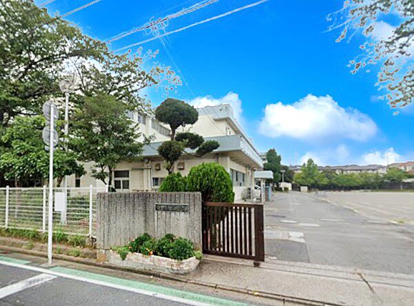 小学校 2130m 千葉市立都賀の台小学校