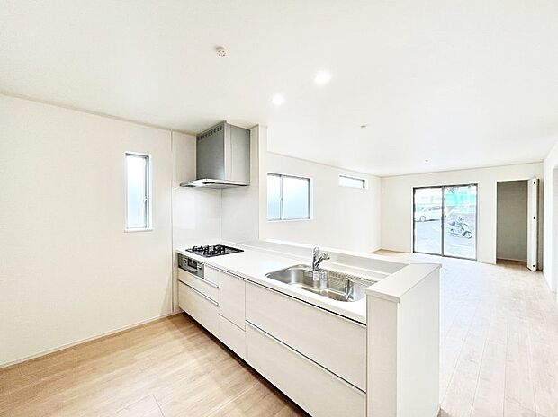 料理をしながらご家族との会話を楽しめる対面カウンターキッチン