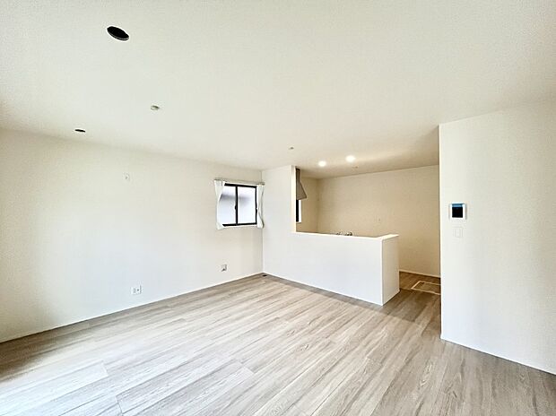 家族団らんの時間も増えそうなくつろぎのリビングダイニング。