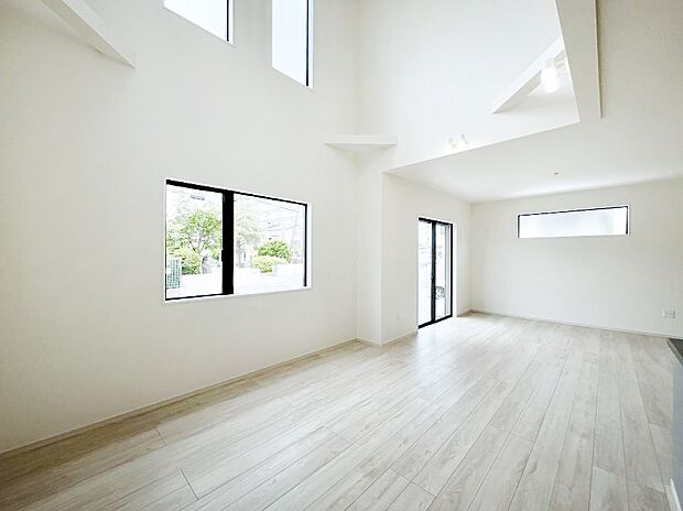 ご家族が自然と集まり、賑やかな笑い声で包まれる憩いの空間になりそうですね!