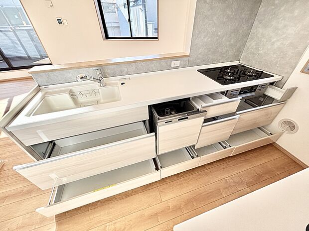 使いやすさを優先したスライド式収納タイプ!