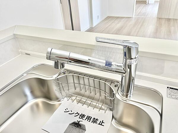 いつでも清潔なおいしいお水を。一つの水栓で水道水と浄水を使い分け。