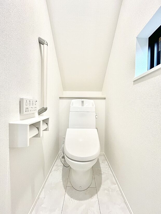 トイレは1階と2階それぞれに配置されていてとても便利です。 
