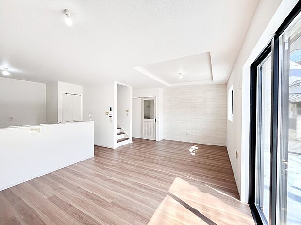 折上天井は立体的な奥行きがあるので、天井が広く見えて開放的な空間を演出できます。