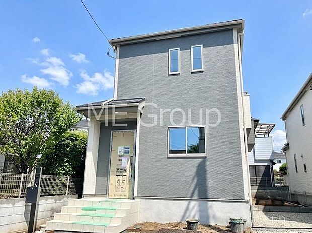 洗練された外観、上質な住空間が広がる室内は永く安心して過ごせる住居です。