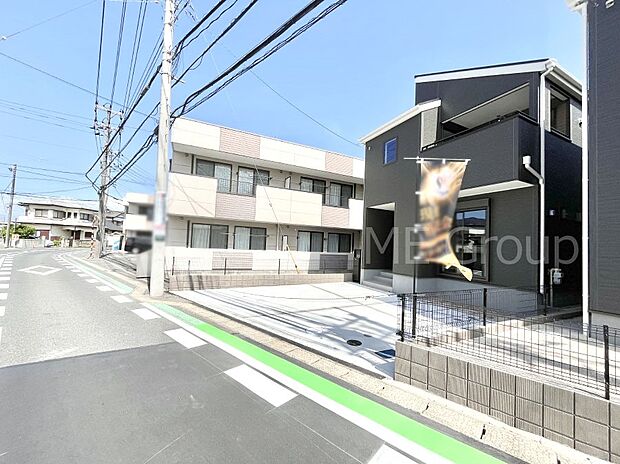 前面道路はきちんと整備されています