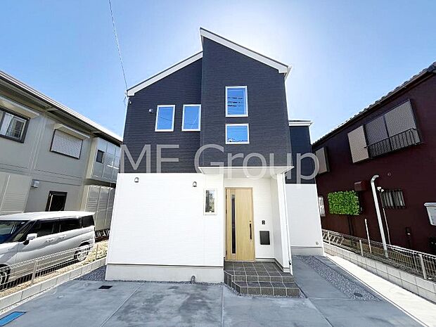 開放感溢れる広々リビングで家族団らんが楽しめるマイホーム！