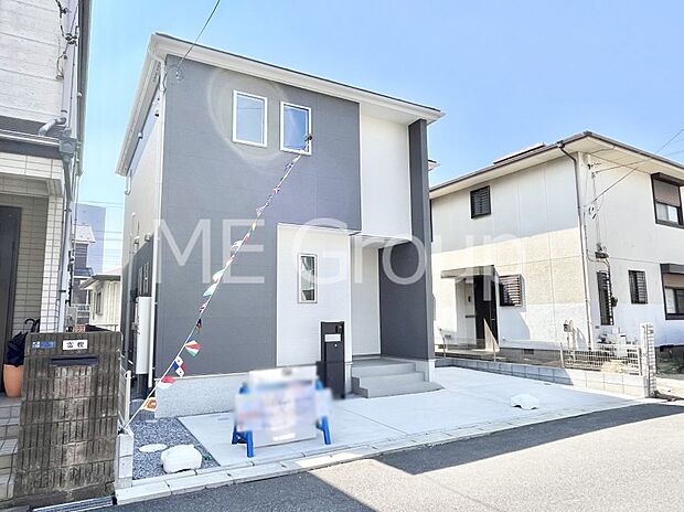 シンプルで落ち着きのある建物は住むかたの個性でオリジナルなものになっていきます。